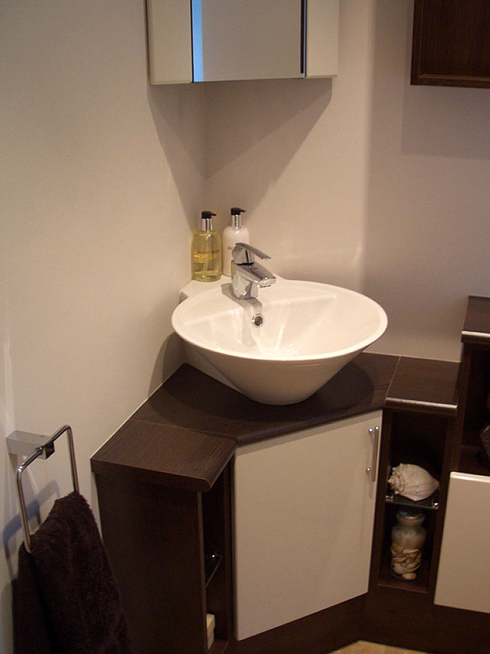 Cloakroom, Amersham