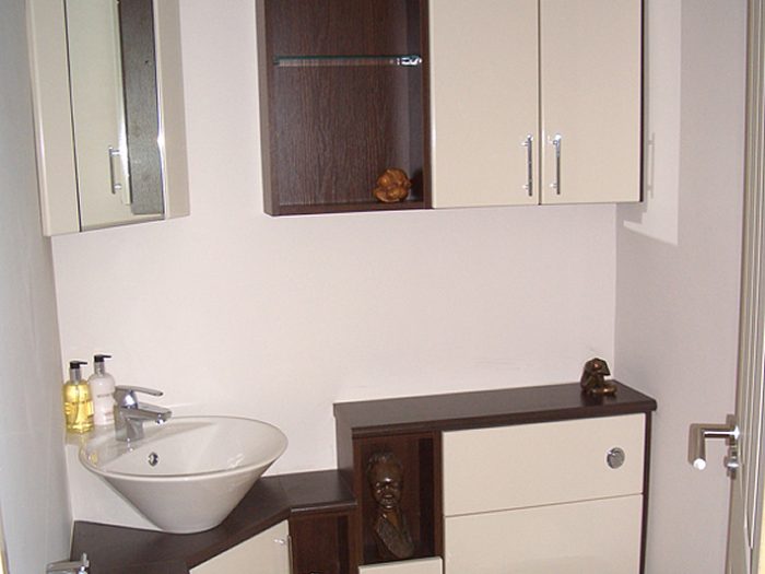 Cloakroom, Amersham