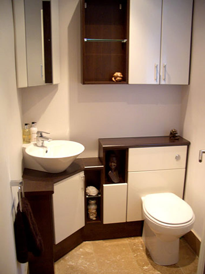 Cloakroom, Amersham